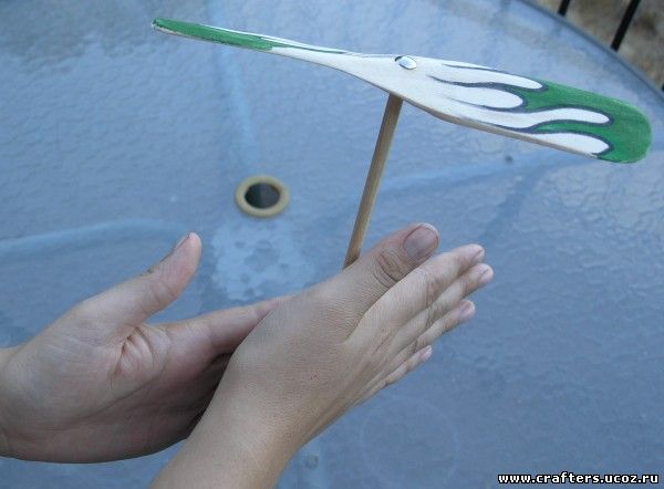 игрушечный пропеллер своими руками в домашних условиях детские поделки за 5 минут из бручка дерева ножом